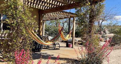 Night Sky ✫ 10 Private Acre ✫ Sky Bed ✫ Sleeps 6 ✫ Explore 29 Palms