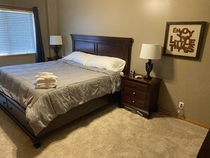 5 Schlafzimmer, Bügeleisen/Bügelbrett, kostenloses WLAN, Bettwäsche