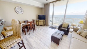 TV, DVD player - Beautiful Beach Front-  Free Beach Service, round of Golf & Activities Daily! (Panama City Beach)