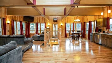 Smart TV, fireplace, DVD player