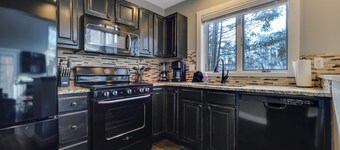 3BR Slopeside Disciples Village Condo | Ski In/ Out on Boyneland | Fireplace
