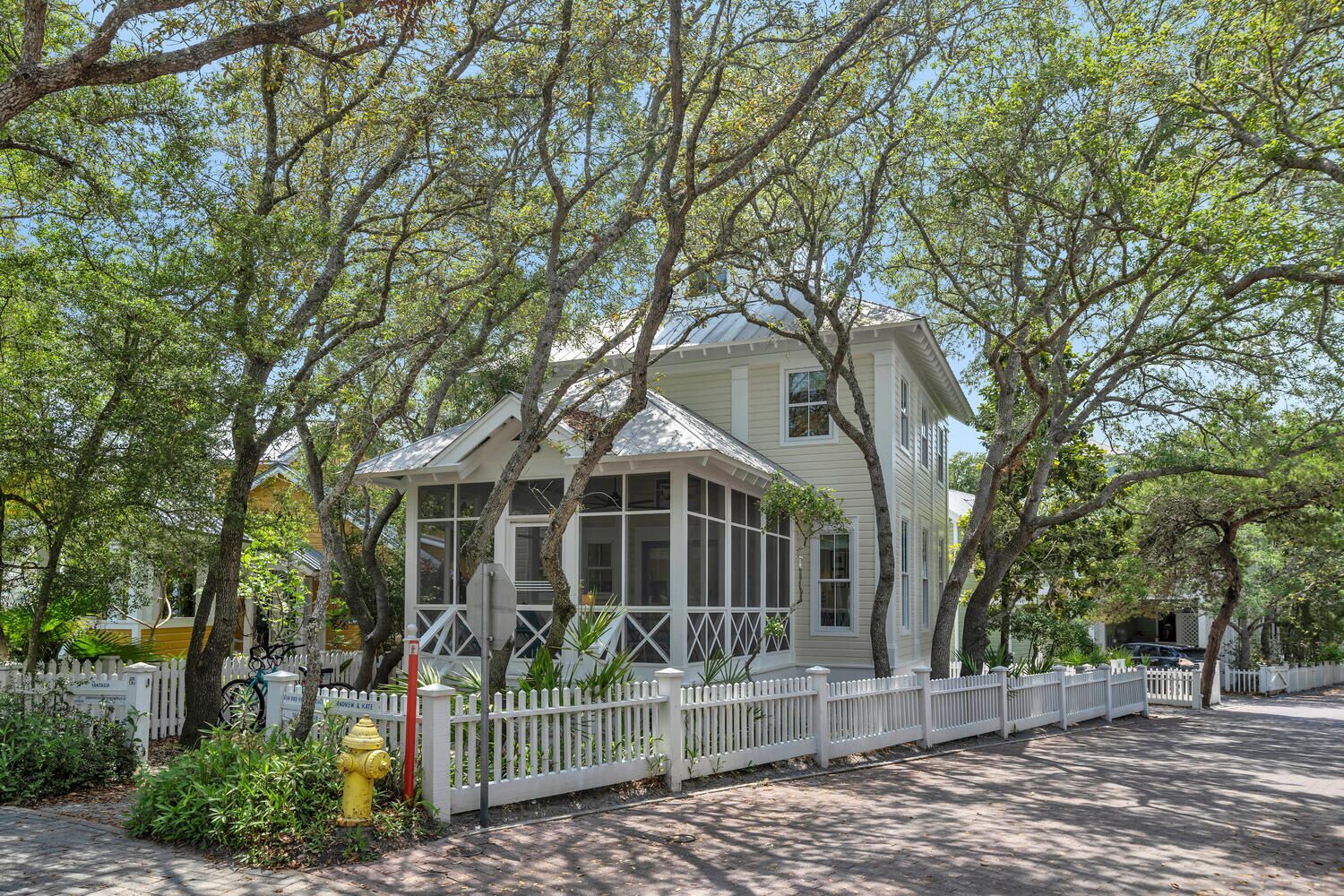 Seaside "Fantasia" | 3 BR | Sleeps 7 |GULF VIEWS from tower | Bikes |Updated!