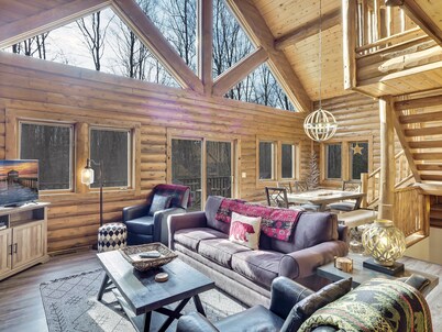 4 BR Mountain Cabin | Private Hot Tub | Ski-In/Ski-Out | Sleeps 14 Guests