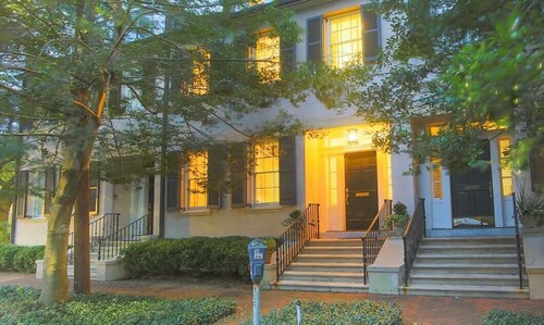 Luxury 3-Story Townhome on Historic Tattnall Street by Lucky Savannah