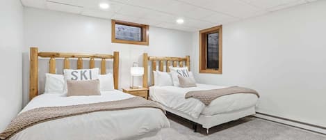 2 chambres, fer et planche à repasser, accès Internet, draps fournis