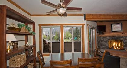 Palisades Tahoe Ski Condo # 11 - Remodeled 2 BR, Walking Distance to Lifts & Village
