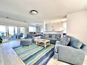 Téléviseur connecté, livres, sélection de films