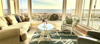 Great Escape ~Unique Beach Views ~ Right on the Water~Child Items ~ Linens