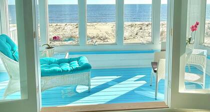Unique retreat right on the beach - unwind and reconnect -linens - child items