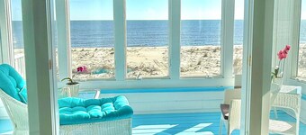 Unique retreat right on the beach - unwind and reconnect -linens - child items