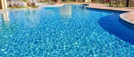 Piscine extérieure, piscine chauffée