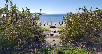 Beachfront kotiin yksityinen piha ja Lyömätön Bay ja Ocean näkemyksiä!