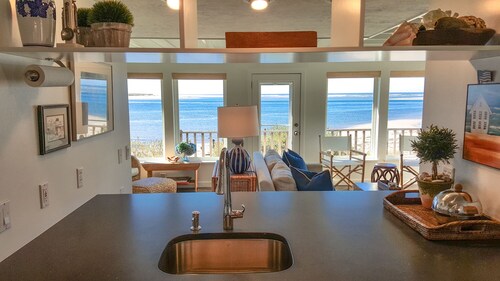 Beachfront home with private yard and Unbeatable Bay and Ocean views!