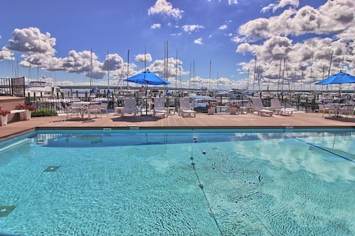 Summer Pool Access | Short walk to Ferry Beach | Directly on Lake Charlevoix