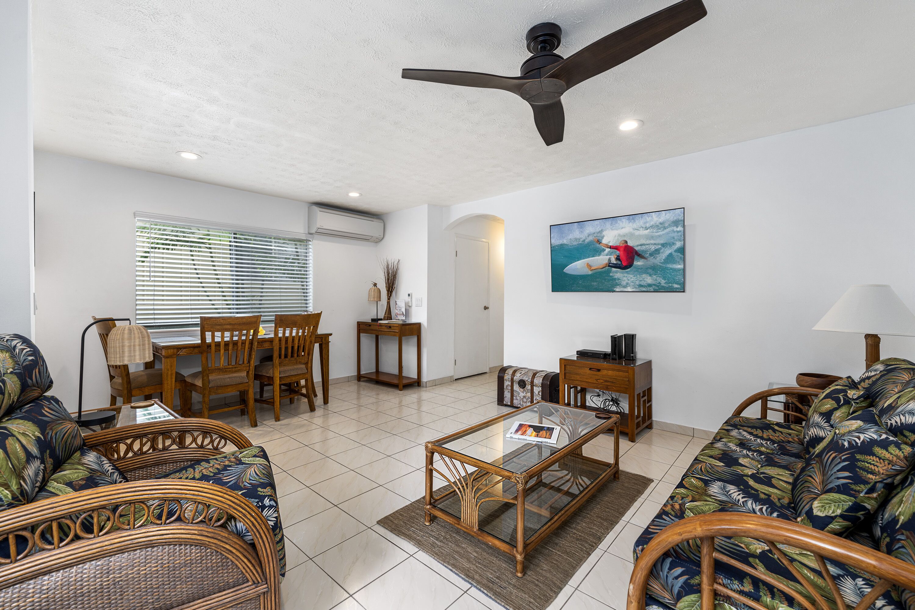KKSR#36 SPACIOUS, 3 BED TOWNHOME, SLEEPS 8!!! AIR CONDITIONING!!!!