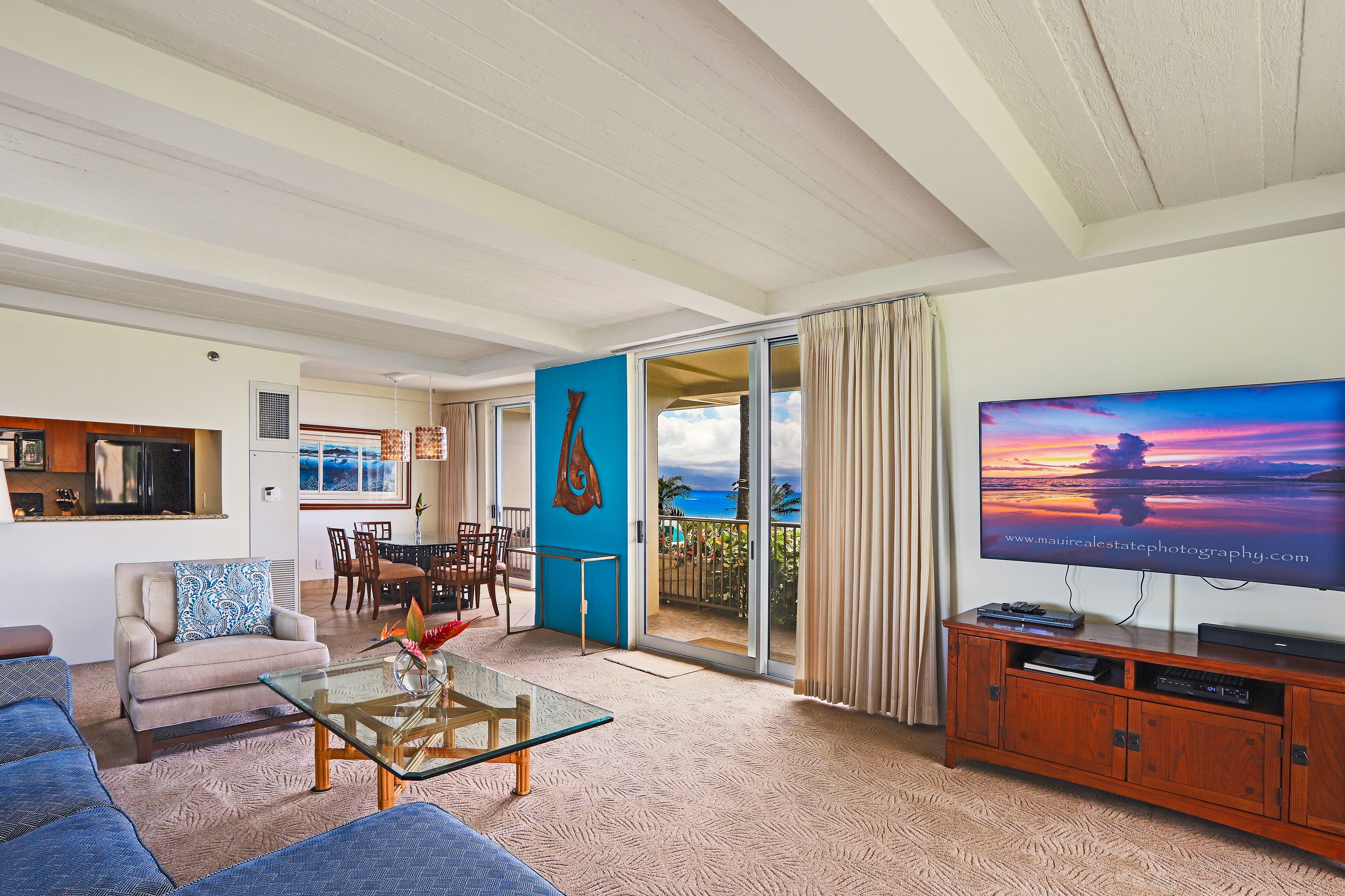 Smart TV, DVD player, stereo