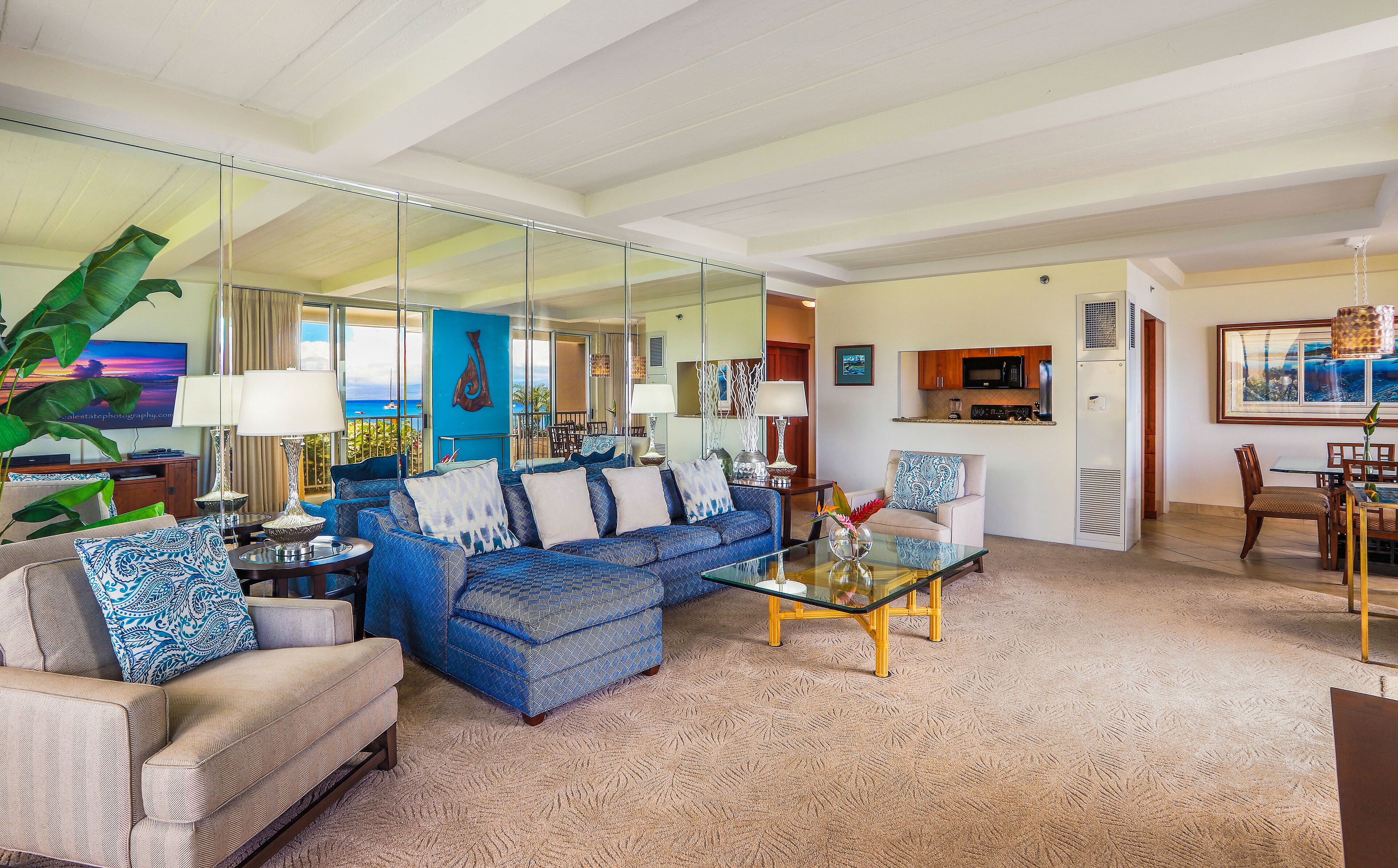 Smart TV, DVD player, stereo