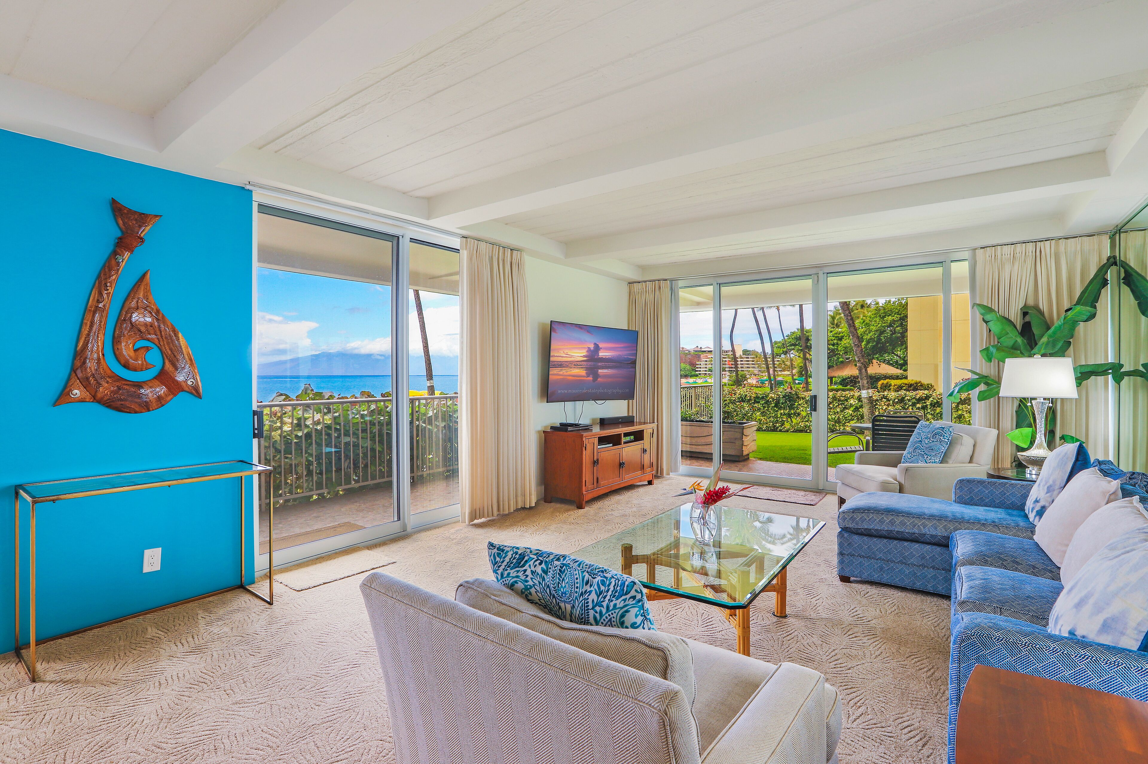 Smart TV, DVD player, stereo