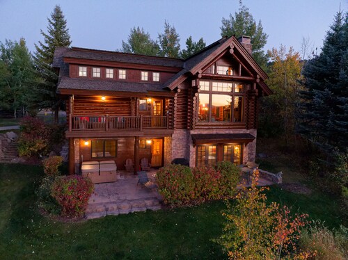 Dragonfly Cabin Luxury in Teton Springs, Victor ID w/ A/C, Hot Tub, High Tech