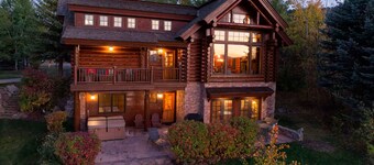 Dragonfly Cabin Luxury in Teton Springs, Victor ID w/ A/C, Hot Tub, High Tech