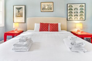 2 chambres, fer et planche à repasser, Wi-Fi gratuit, draps fournis