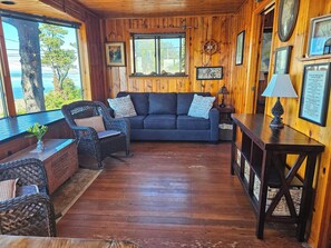 Smart TV - Gorgeous Bay view upper level apartment! (Netarts)