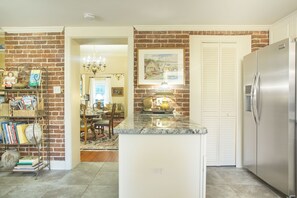 Unclassified image, 3 of 26, button