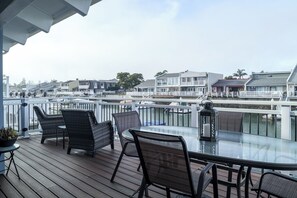 Outdoor dining - 4431GB Mandalay Bay Boat Dock & Views Home (Oxnard)