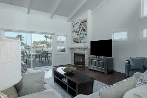 4431GB Mandalay Bay Boat Dock & Views Home