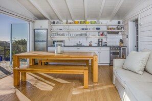 Smart TV, fireplace, DVD player