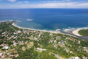 Beach nearby - Balcones del Pacifico 21, pool, and Private rooftop access in the heart of town! (Tamarindo)