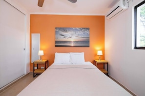 1 slaapkamer, een strijkplank/strijkijzer, reisbedje, gratis wifi