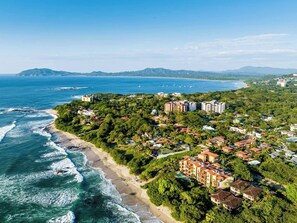 Beach nearby - Balcones del Pacifico 21, pool, and Private rooftop access in the heart of town! (Tamarindo)