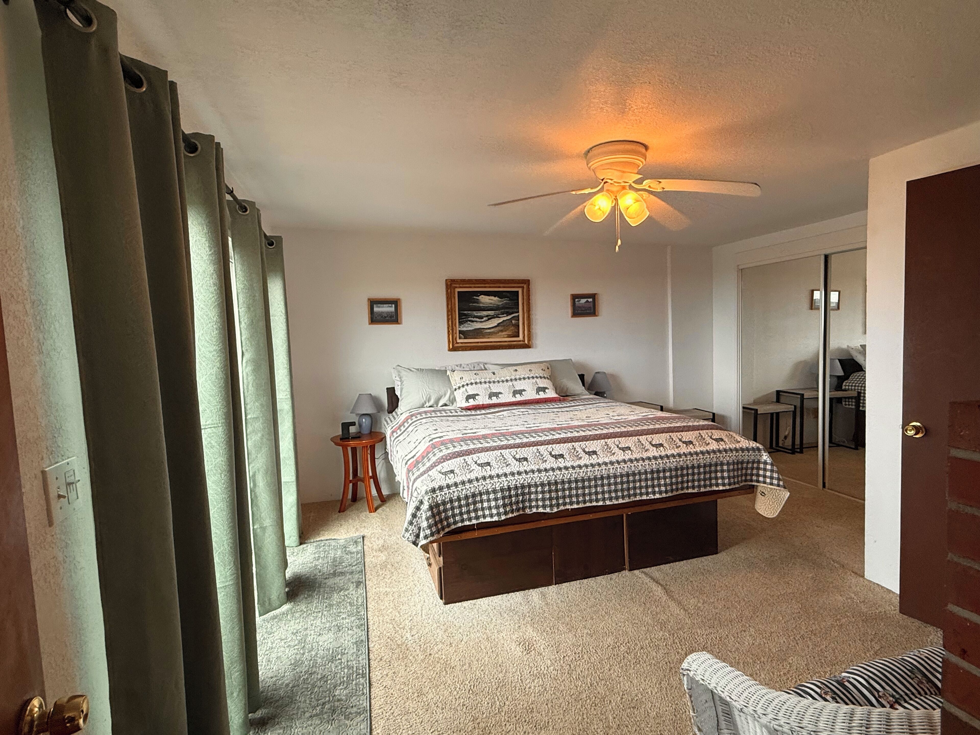 3 bedrooms, desk, iron/ironing board, WiFi (free)