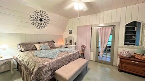 4 bedrooms, free WiFi, bed sheets