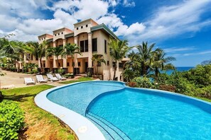 Outdoor pool - Oceanfront Infinity Pool and Sunset Veranda (Playa Flamingo)