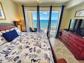 2 soverom, sengetøy av topp kvalitet, skrivebord og strykejern/-brett