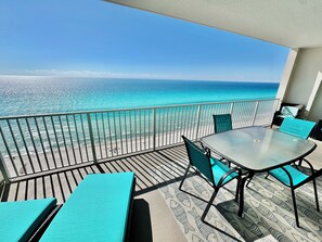 Outdoor dining - Fabulous Beach-Front Condo with Amazing, Coastal Views and FREE BEACH CHAiRS! (Panama City Beach)