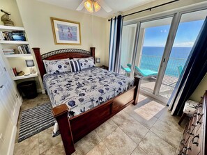 2 soverom, sengetøy av topp kvalitet, skrivebord og strykejern/-brett