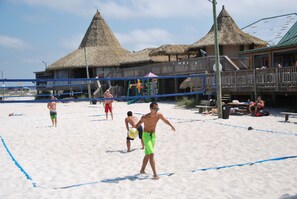 Property grounds - Wilson's Beach Dream: Gulf-Front 3BR End Unit, 5-Star, Sleeps 9 (Navarre)