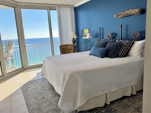 3 bedrooms, desk, iron/ironing board, free WiFi - Wilson's Beach Dream: Gulf-Front 3BR End Unit, 5-Star, Sleeps 9 (Navarre)