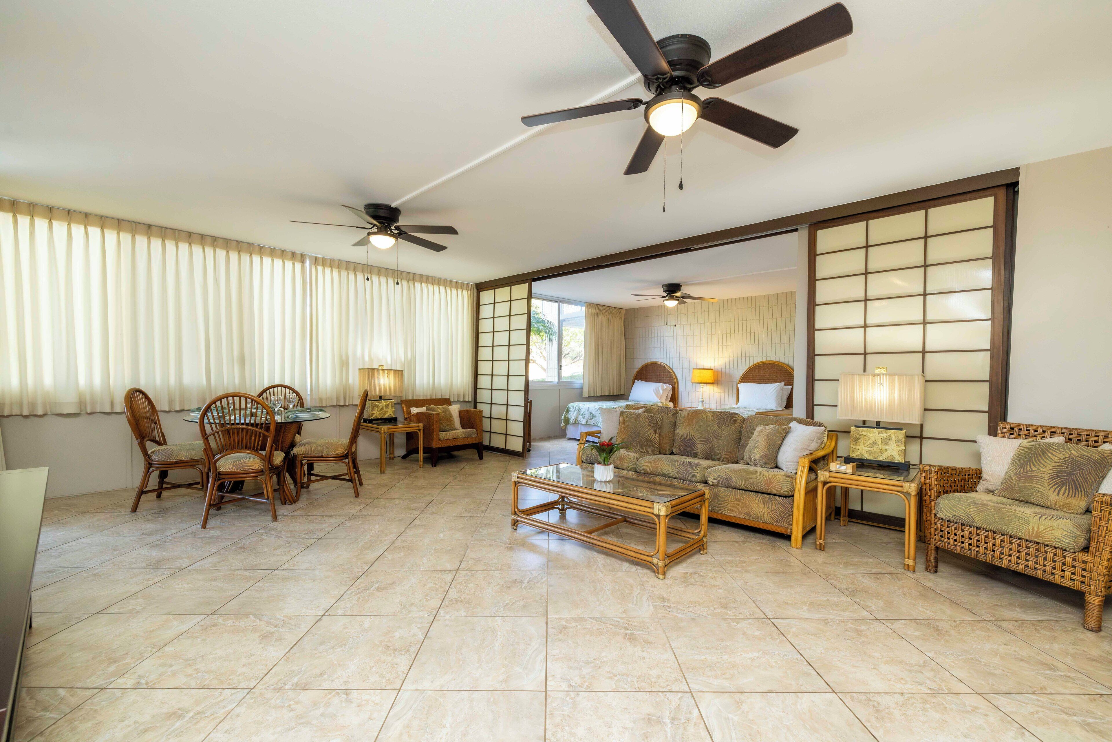 Haleakala Shores B205~ Spacious 2 Bedroom, 2 Bath, Across From Kamaole Iii - 와일레아