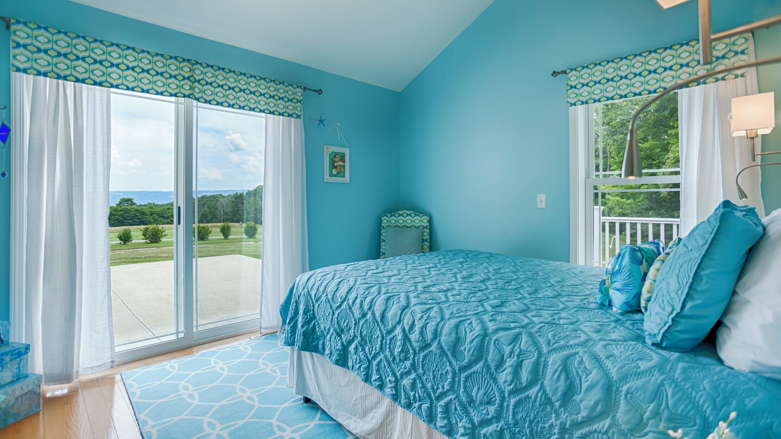 2 bedrooms, internet, bed sheets