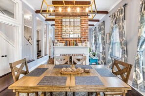 Dining - Southern Charm w/ High-end Modern Amenities + Parking by Lucky Savannah (Savannah)