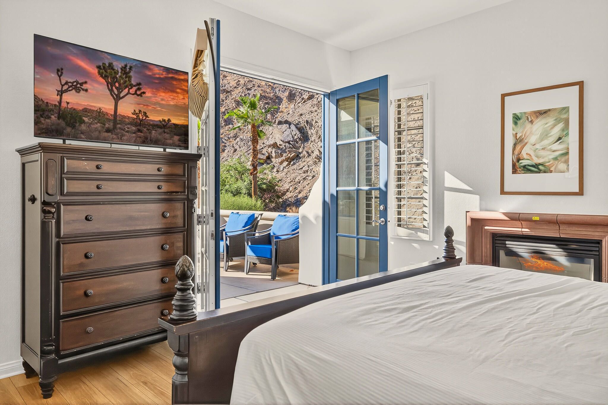 3 habitaciones, tabla de planchar con plancha, wifi y ropa de cama 