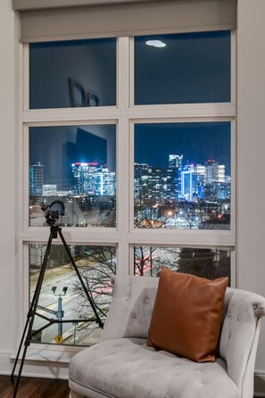 Interior - A GEM in the GULCH• BBQ w/ Rooftop VIEWS, Sleeps 12 (Nashville)