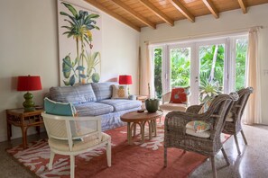 Smart TV, books - Tropical Gem-Private Pool! (Delray Beach)