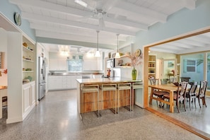 Fridge, microwave, oven, stovetop - Tropical Gem-Private Pool! (Delray Beach)