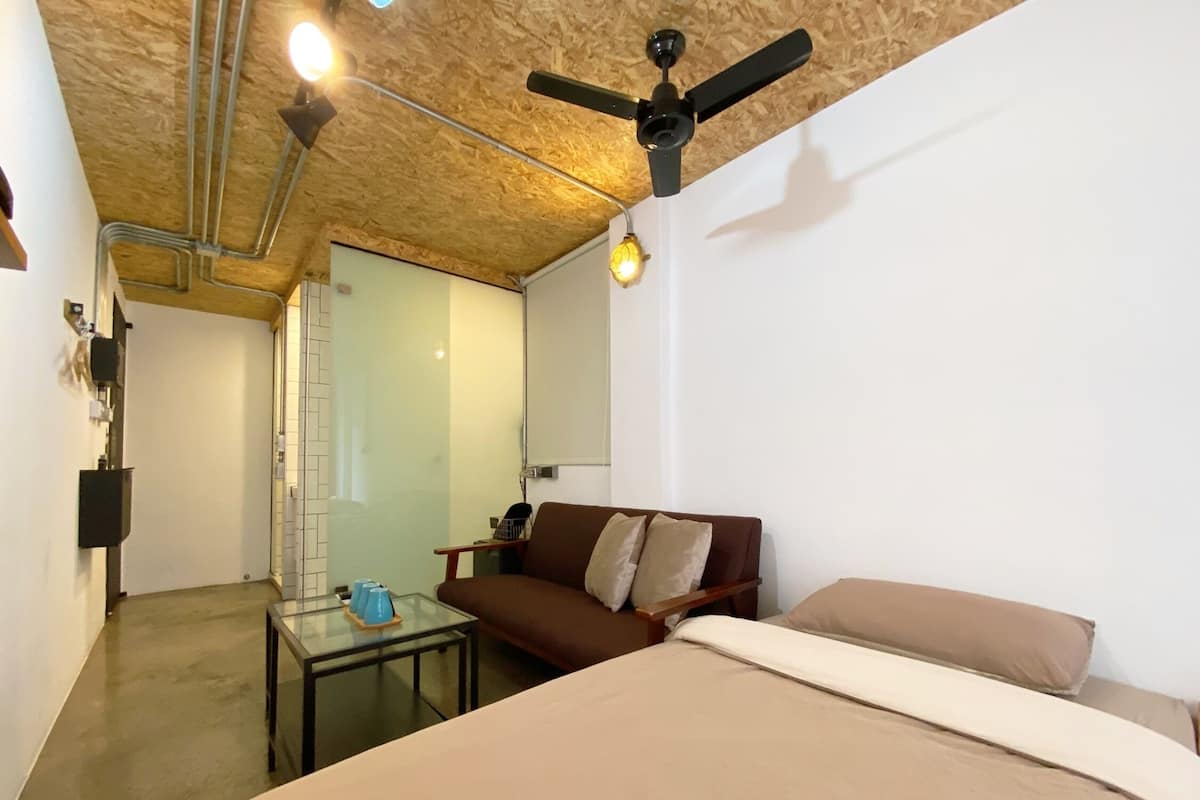 Desk, blackout curtains, free WiFi, bed sheets