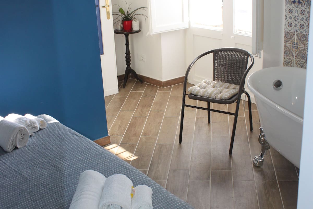Suite Romantica, bagno in camera | Vista dalla camera